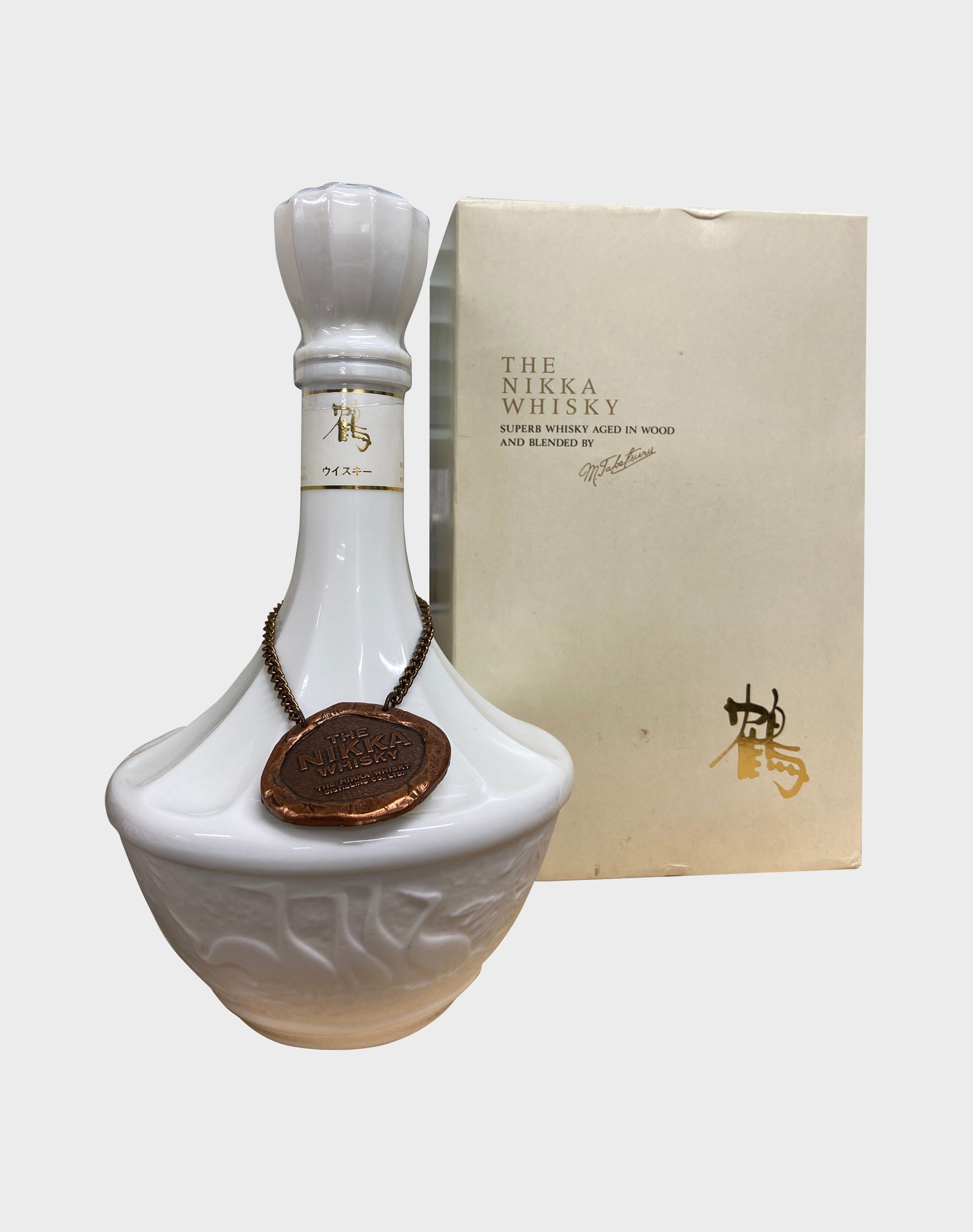 Nikka Tsuru White Ceramic Bottle NAS | Japanese Whisky | Dekantā