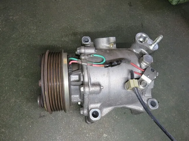 呉市 エアコン・コンプレッサー(リビルト品)交換 ホンダ ライフ