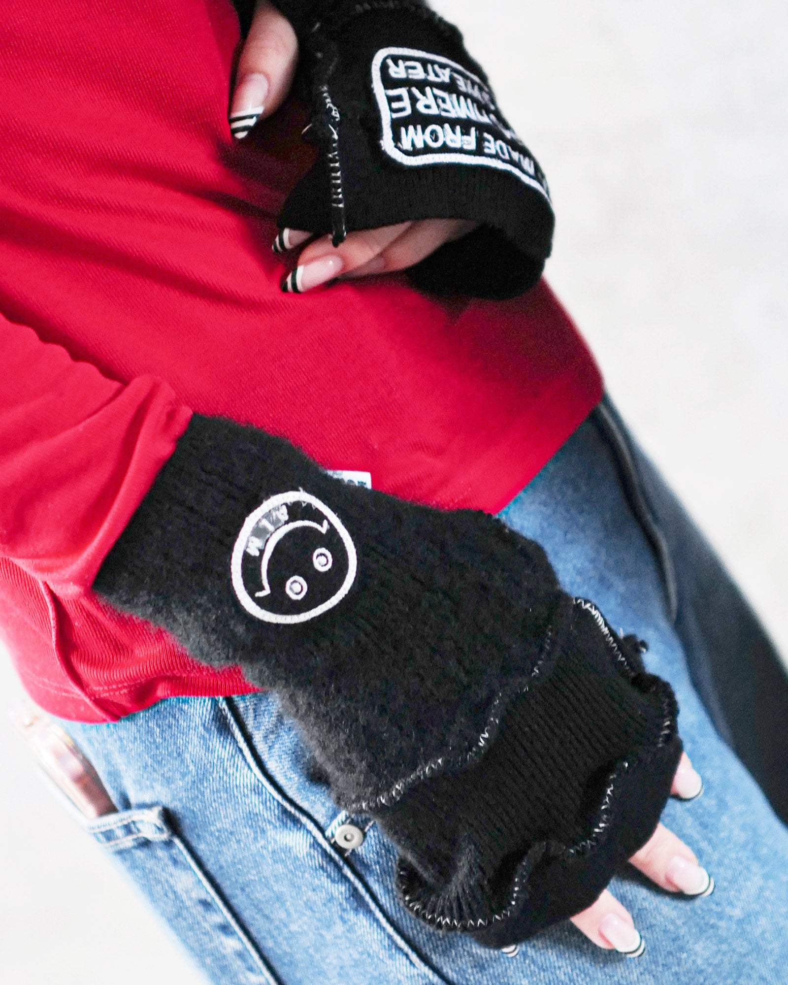 A LOVE MOVEMENT (ア・ラブ・ムーブメント) CASHMERE GLOVES / BLACK