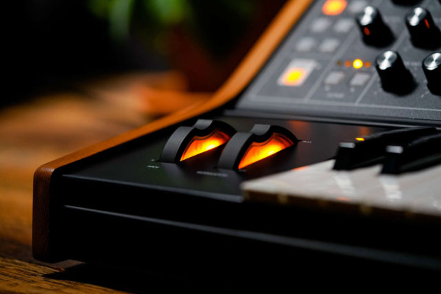 25鍵、フルMIDI対応｜moog、「Subsequent 25」を発表！ – DTMers