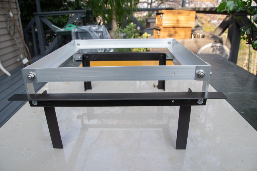 Hide枠 重箱式巣箱台 ニホンミツバチ 鉄製台 新型鉄製台 【重箱式巣箱