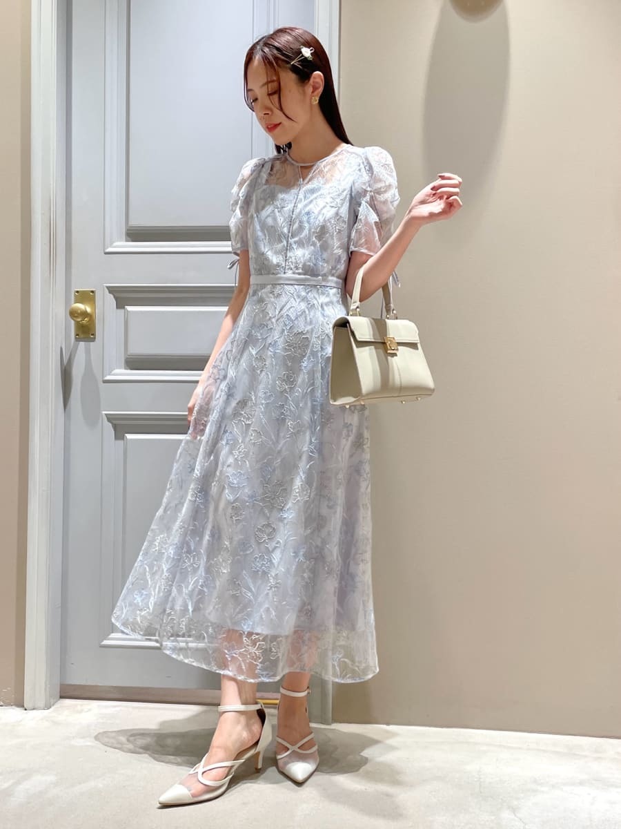 ラインフラワーエンブロイダリードレス(マキシ・ロングワンピース