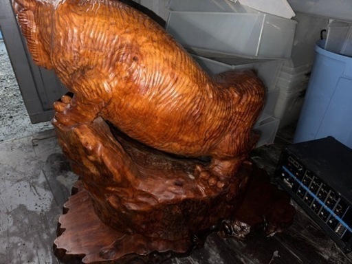 決まりました！渋い虎の一刀彫‼️