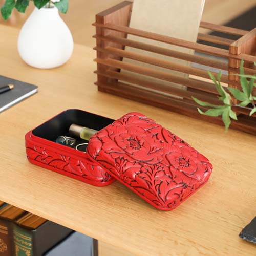 豪華な堆朱文箱