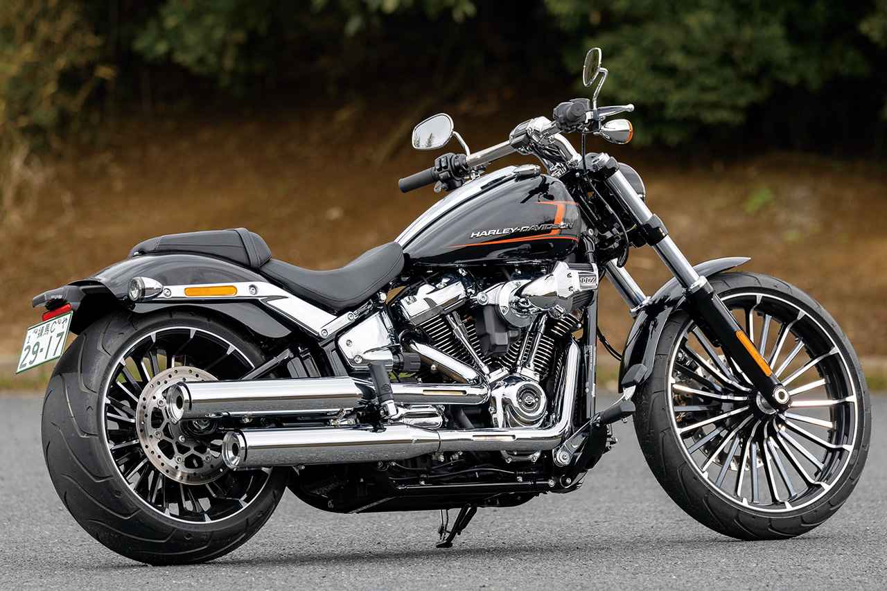 ブレイクアウト117 マットブラックタンク18,9㍑ 2023年式 ソフテイル