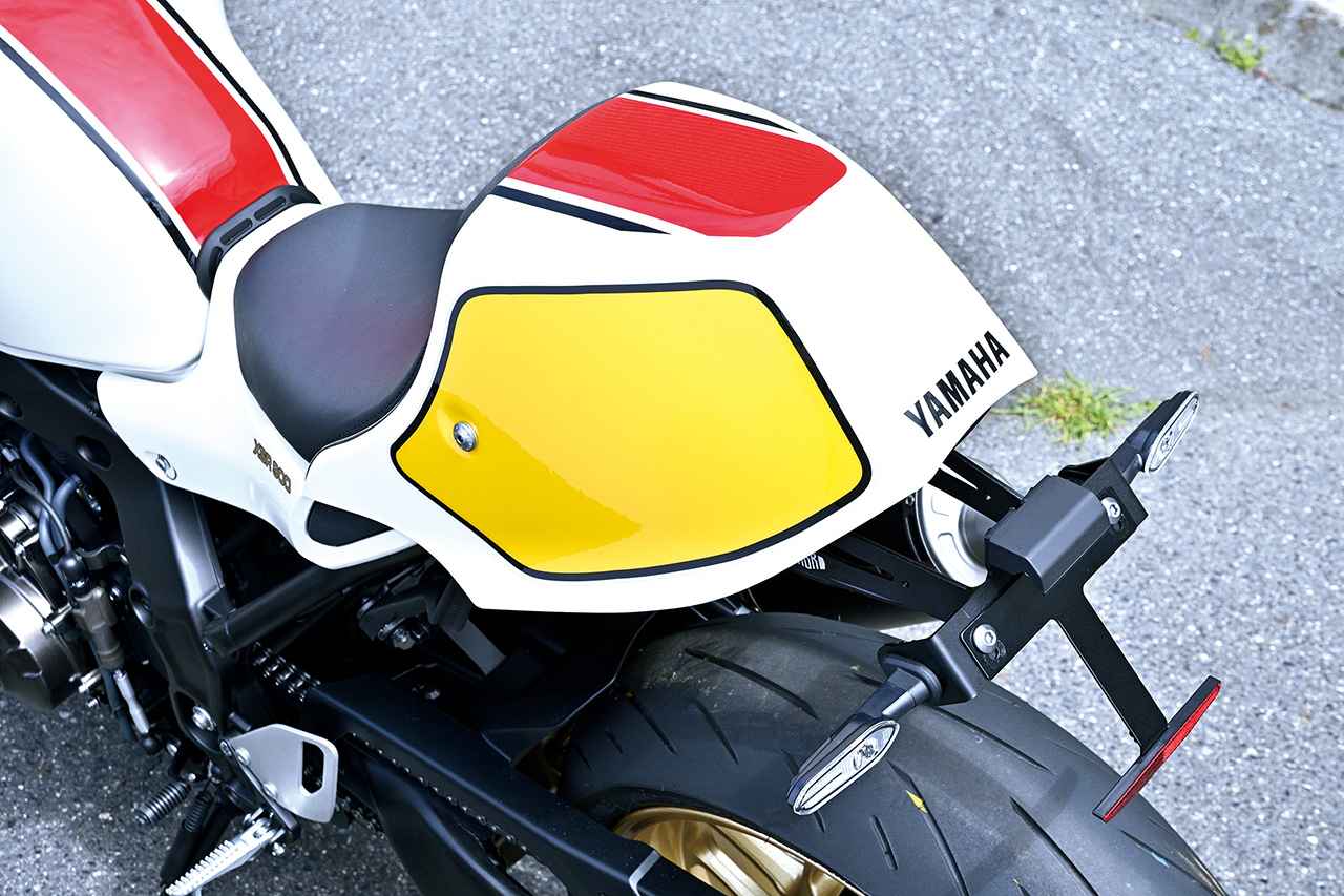 ヤマハ「XSR900 Blood Line Style」｜往年のマシンを彷彿とさせる