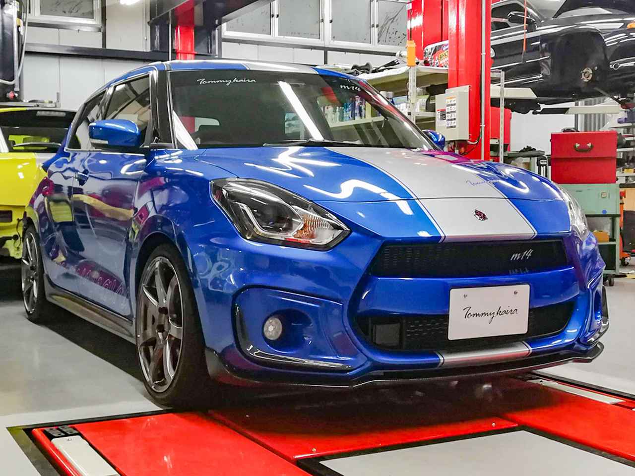 トミーカイラが監修。スイフトスポーツベースのコンプリートカー「m14