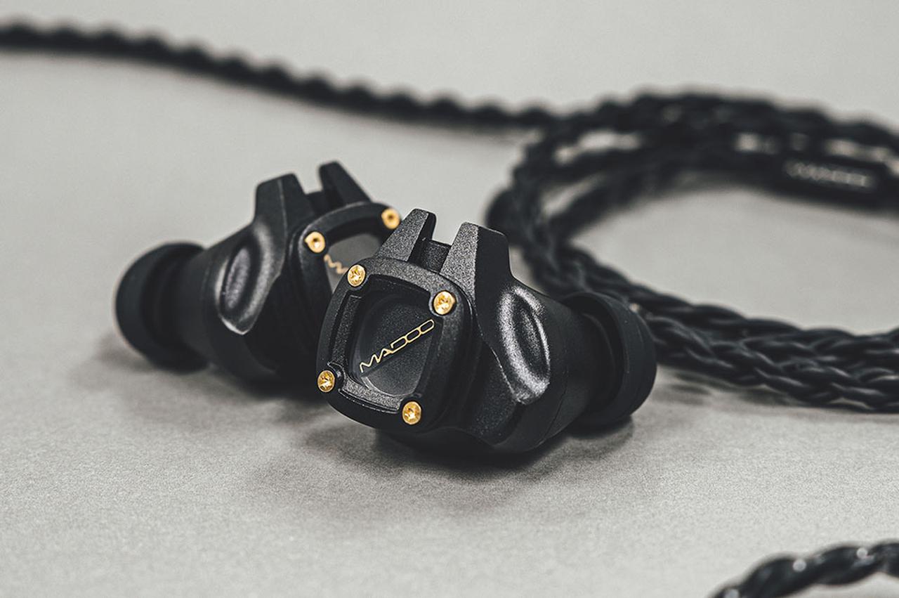 マルチドライバーに特化したイヤホンブランドMADOOの第2弾「Typ512」が