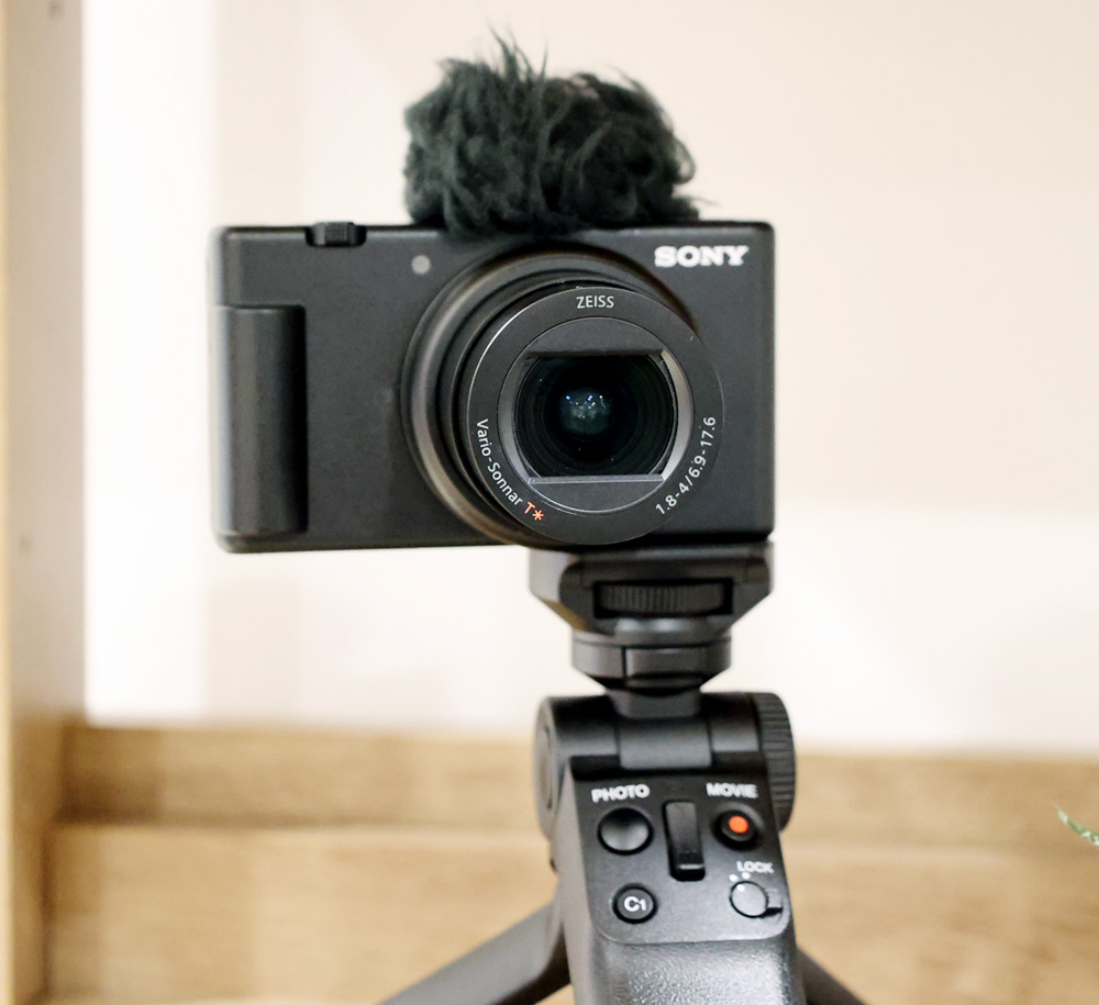 ソニーの新Vlogカメラ「VLOGCAM ZV-1 II」は、セルフィ―、製品紹介が