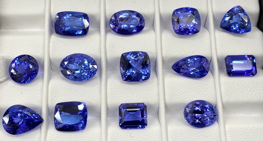 タンザナイトの価値や価格相場、選び方のポイント｜ルースとジュエリー