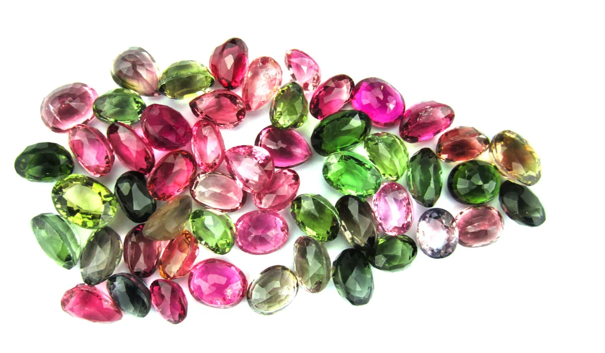 トルマリンインクォーツ（トルマリネイテッドクォーツ）とはどんな宝石