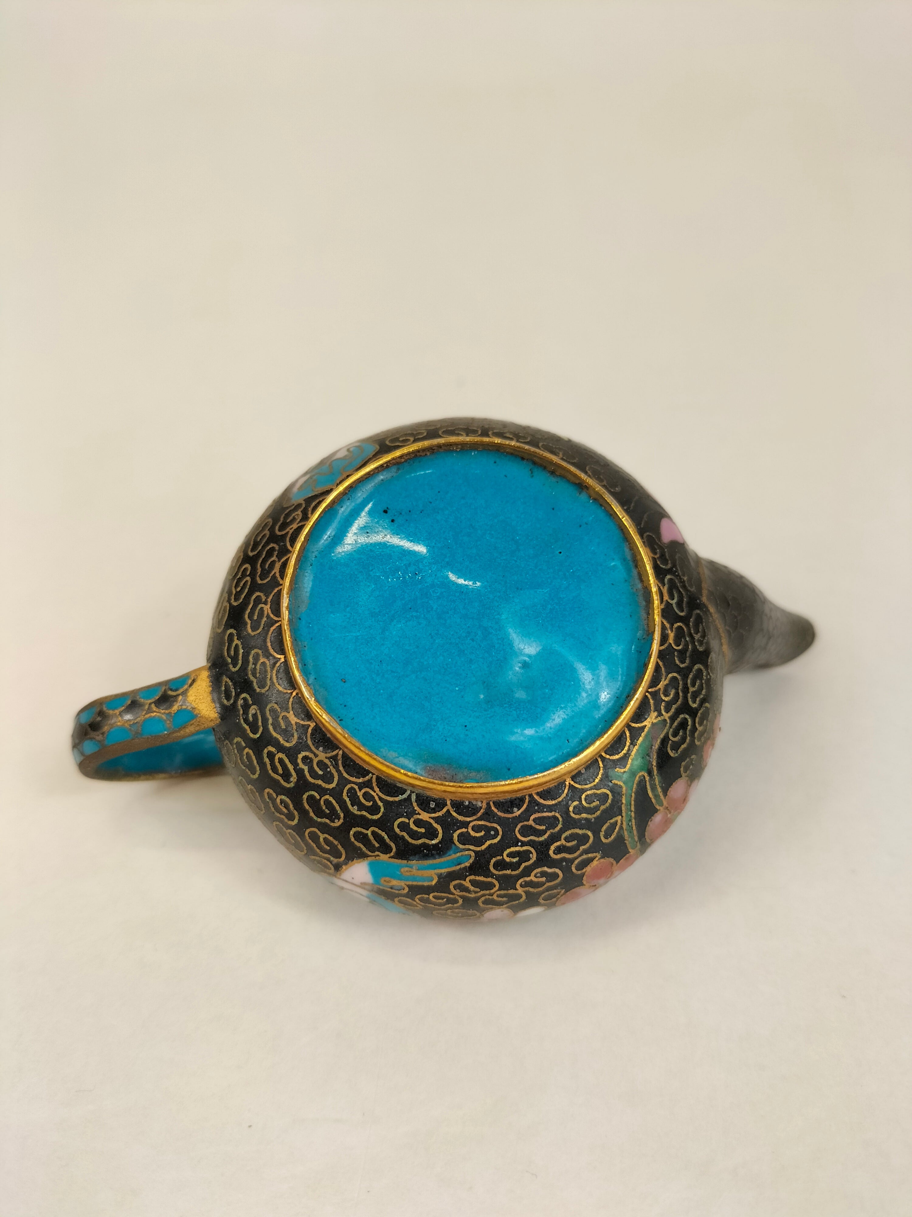 带有鸟和花装饰的古董中国景泰蓝茶壶// 20 世纪– Diddenantiques