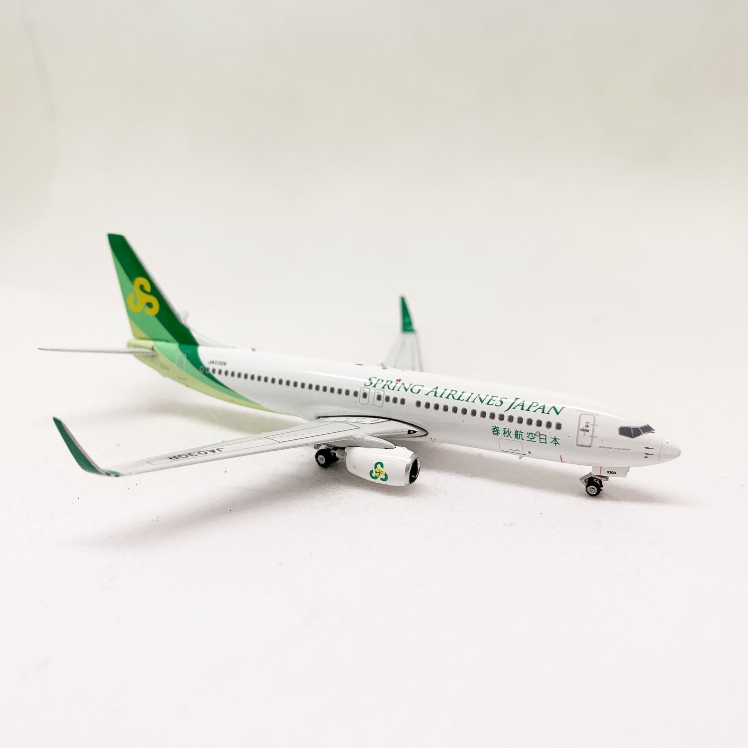 Phoenix製 JA03GR B737-800 Spring Airlines Japan 春秋航空 1/400