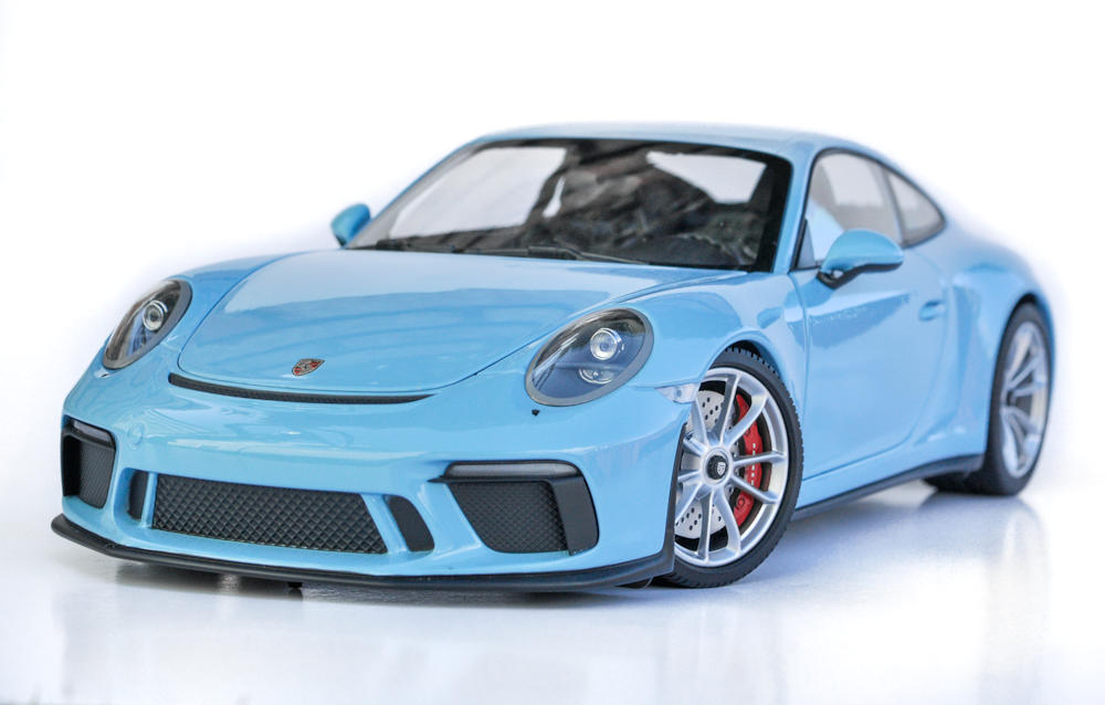 REVIEW: Minichamps Porsche 911 GT3 Touring • DiecastSociety.com