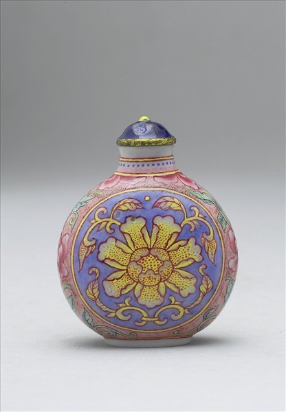 玻璃胎畫琺瑯西番蓮紋鼻煙壺- 故宮