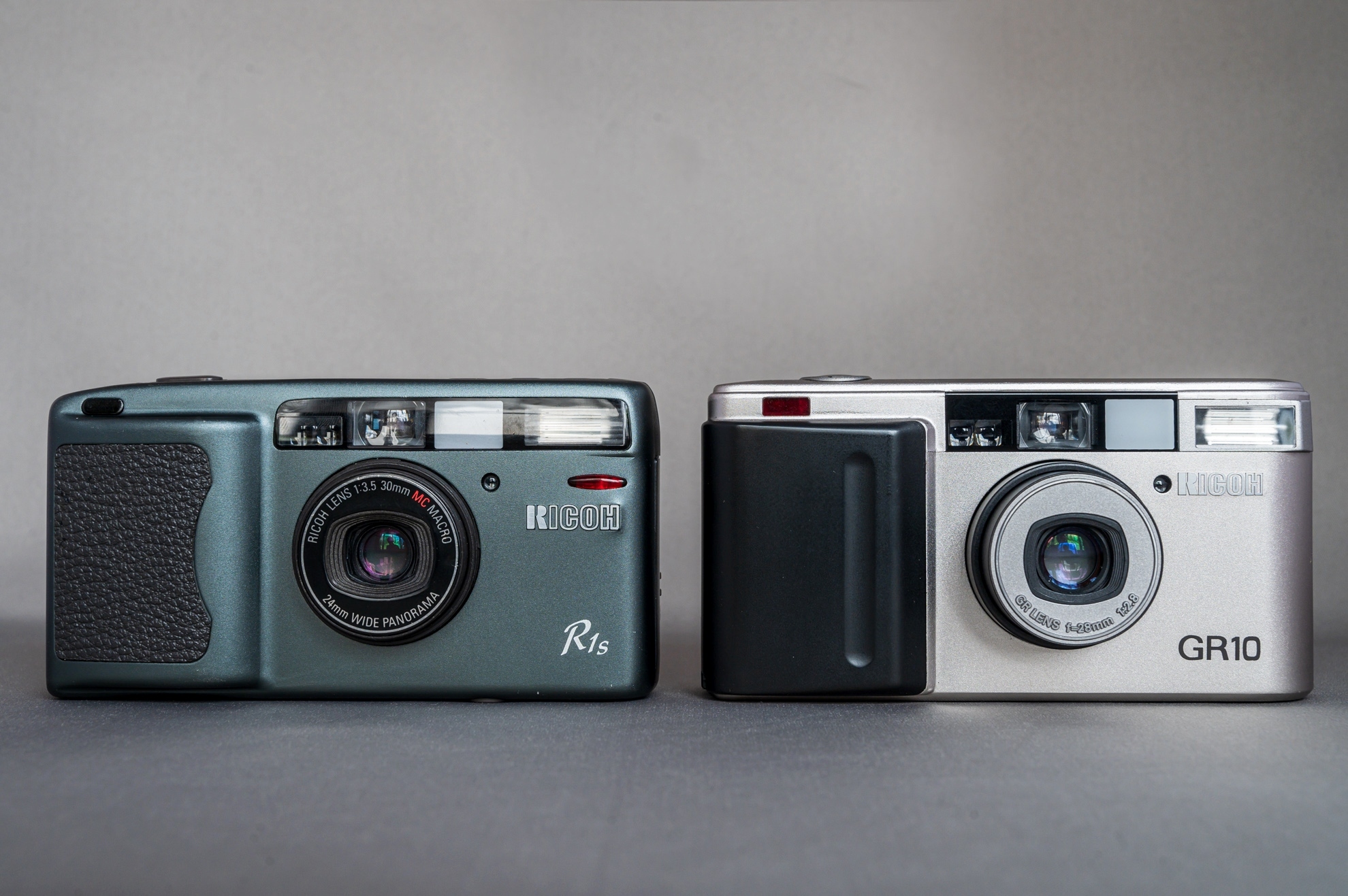 値下げ】RICOH R1s Ricoh R1s Gray Point & Shoot Film Camera JAPAN