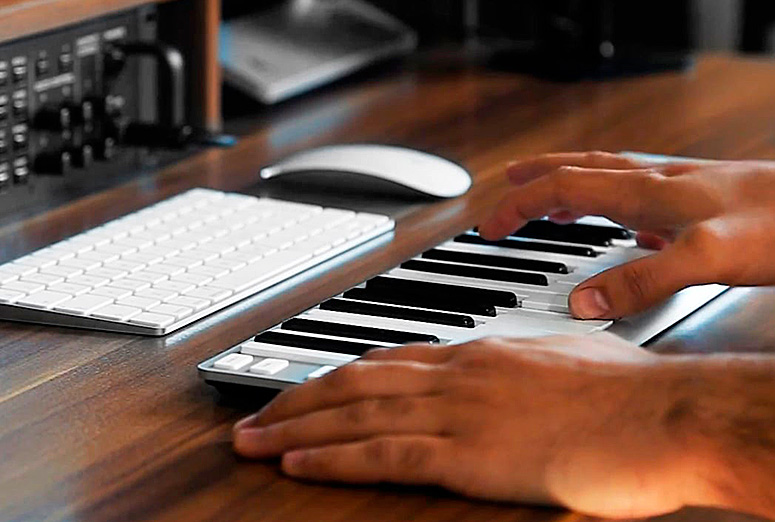 Xkey 37 - Dirigent | ディリゲント