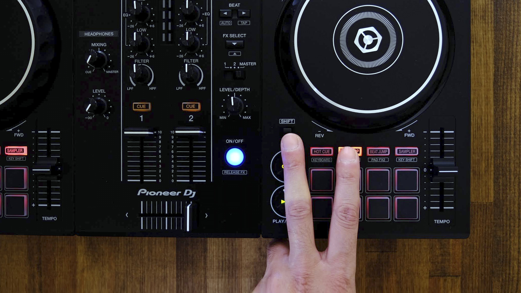 DJコントローラーのエントリーモデル「Pioneer DJ DDJ-400」が初心者に