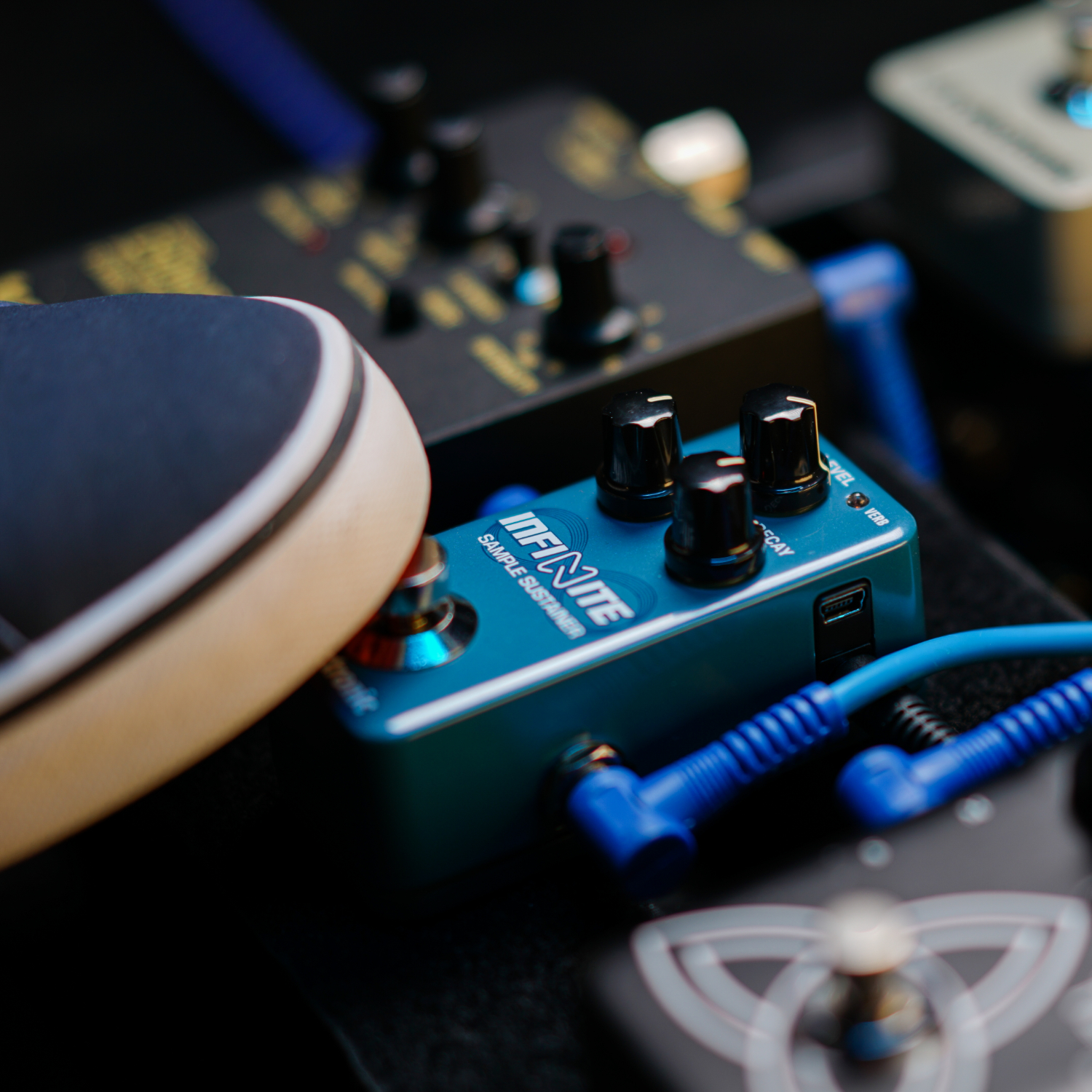 tc electronicから「INFINITE MINI SAMPLE SUSTAINER」が発売!!