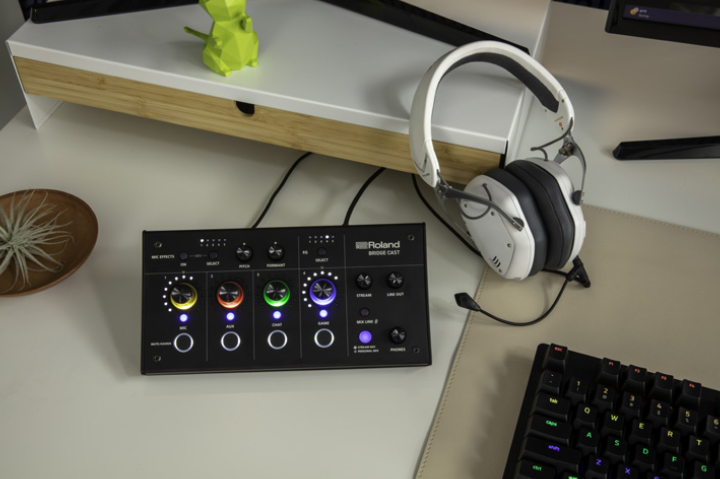 Roland BRIDGE CAST デュアルバスゲーミングミキサー
