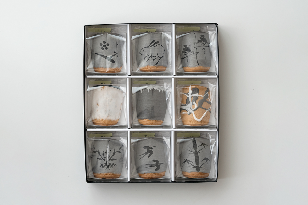 佐賀県唐津市 お菓子の蔵 鶴丸「唐津焼陶片せんべい」《福田里香の民芸