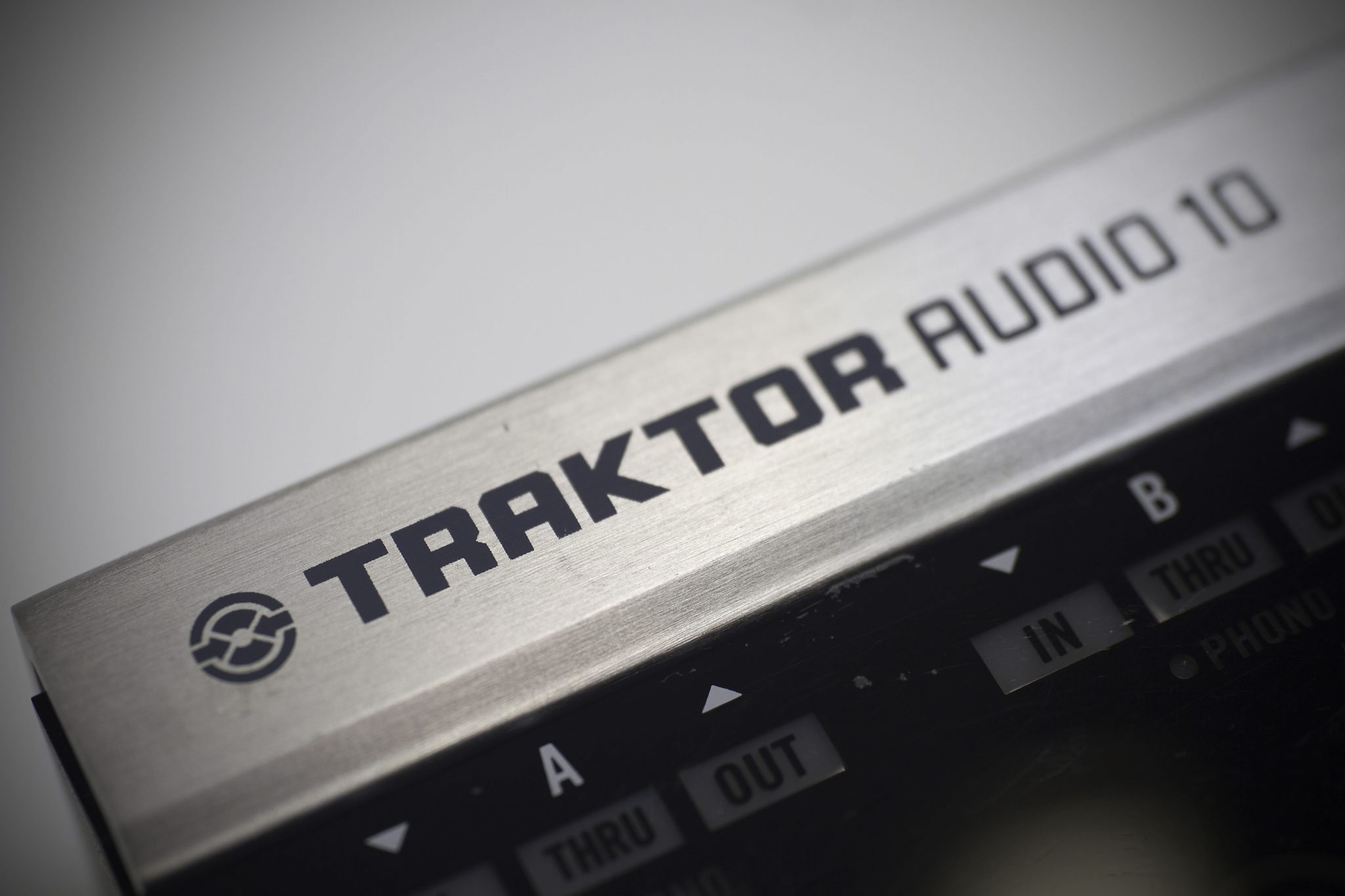 REVIEW: NI Traktor Scratch A10 Mk2 Audio Interface – DJWORX