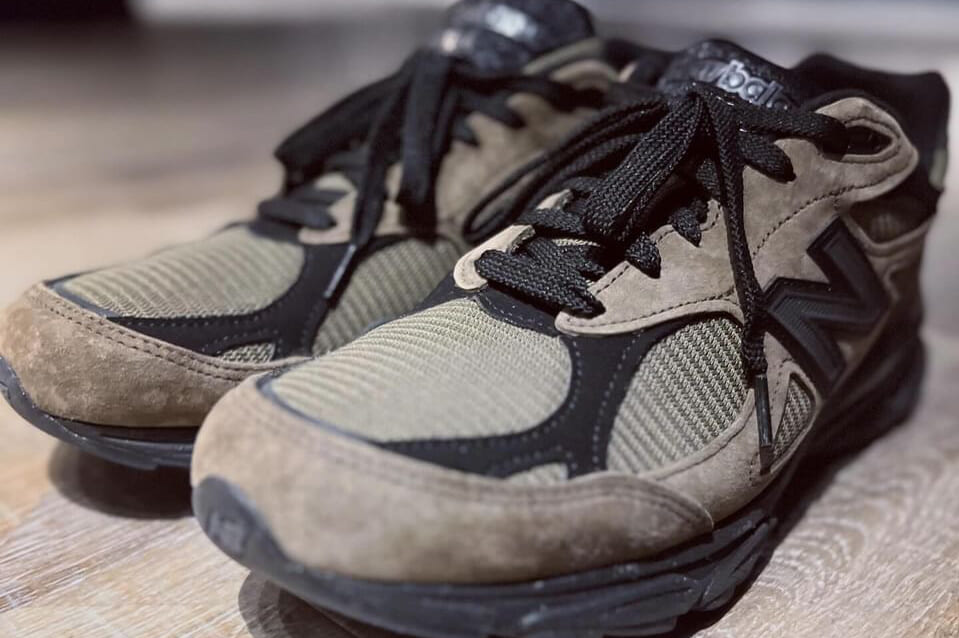 街に馴染むあの頃の定番スニーカー】デザインとカラーリングの渋さ