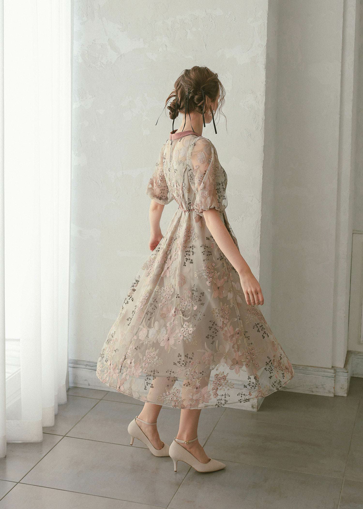 シャイニーエンブロイダリードレス|DorryDoll