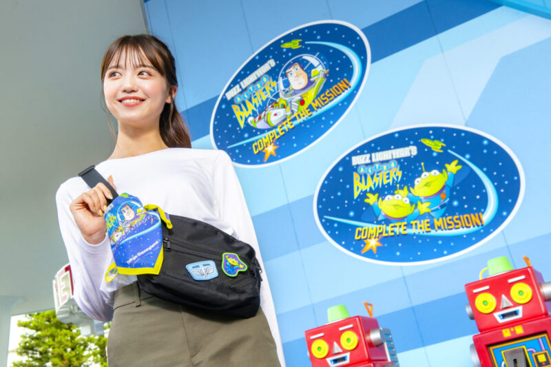 希少】バズライトイヤーのアストロブラスター ピンバッジセット 東京