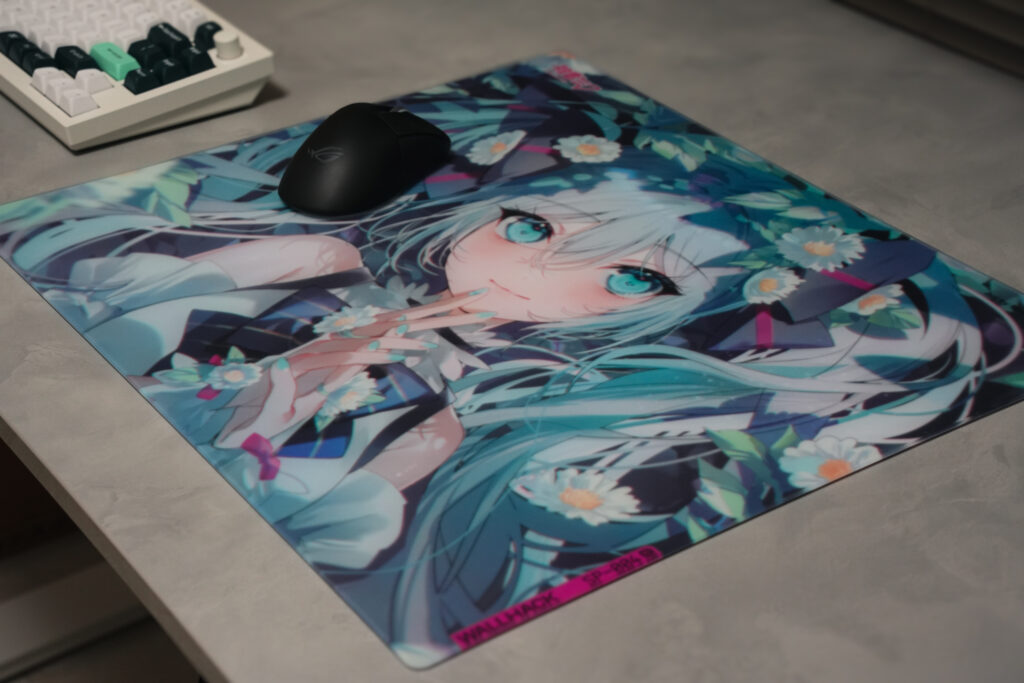 Wallhack × 初音ミク ガラス製ゲーミングマウスパッド SP-004 Amazon