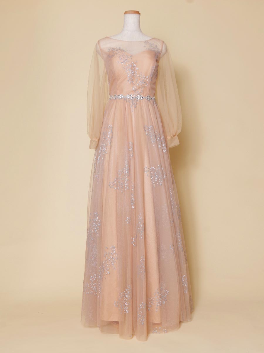 長袖チュールが優しくトップを包み込むオレンジベージュのロングドレス