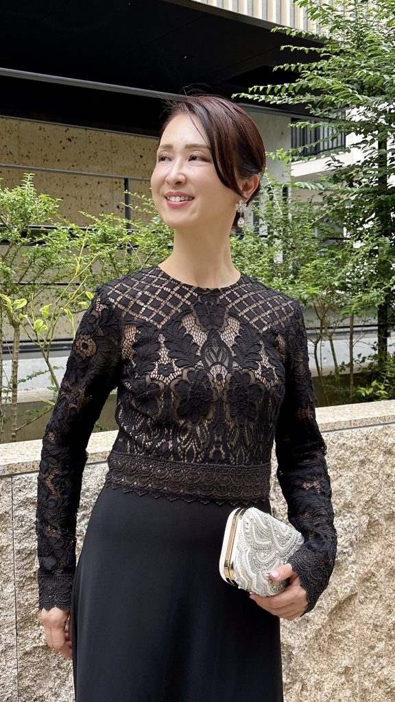 タダシ☆TADASHI☆黒レースとスパンコールのティアードワンピース