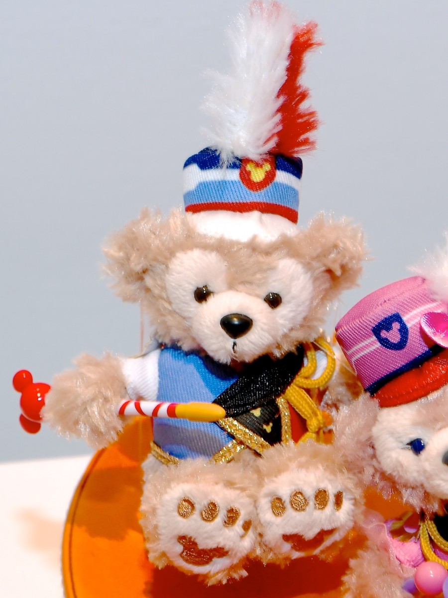 マーチングバンドに扮したダッフィーたちが35周年をお祝い！東京