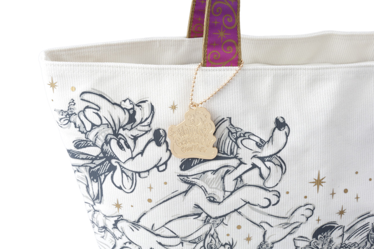 ミッキーたちが限りなく広がる夢の世界へ向かって行進！東京ディズニー