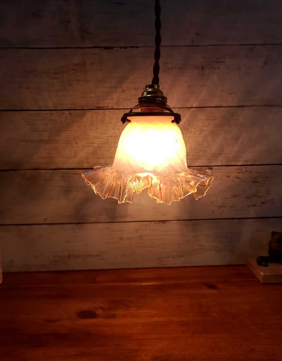 フランス アンティーク むき卵のようなオパリンガラスの可愛らしい