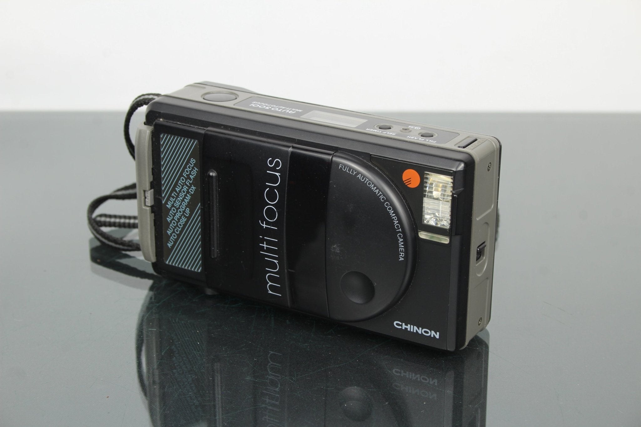 Chinon Auto 3001 Multi Focus Camera Chinon Auto 3001 – Dutch