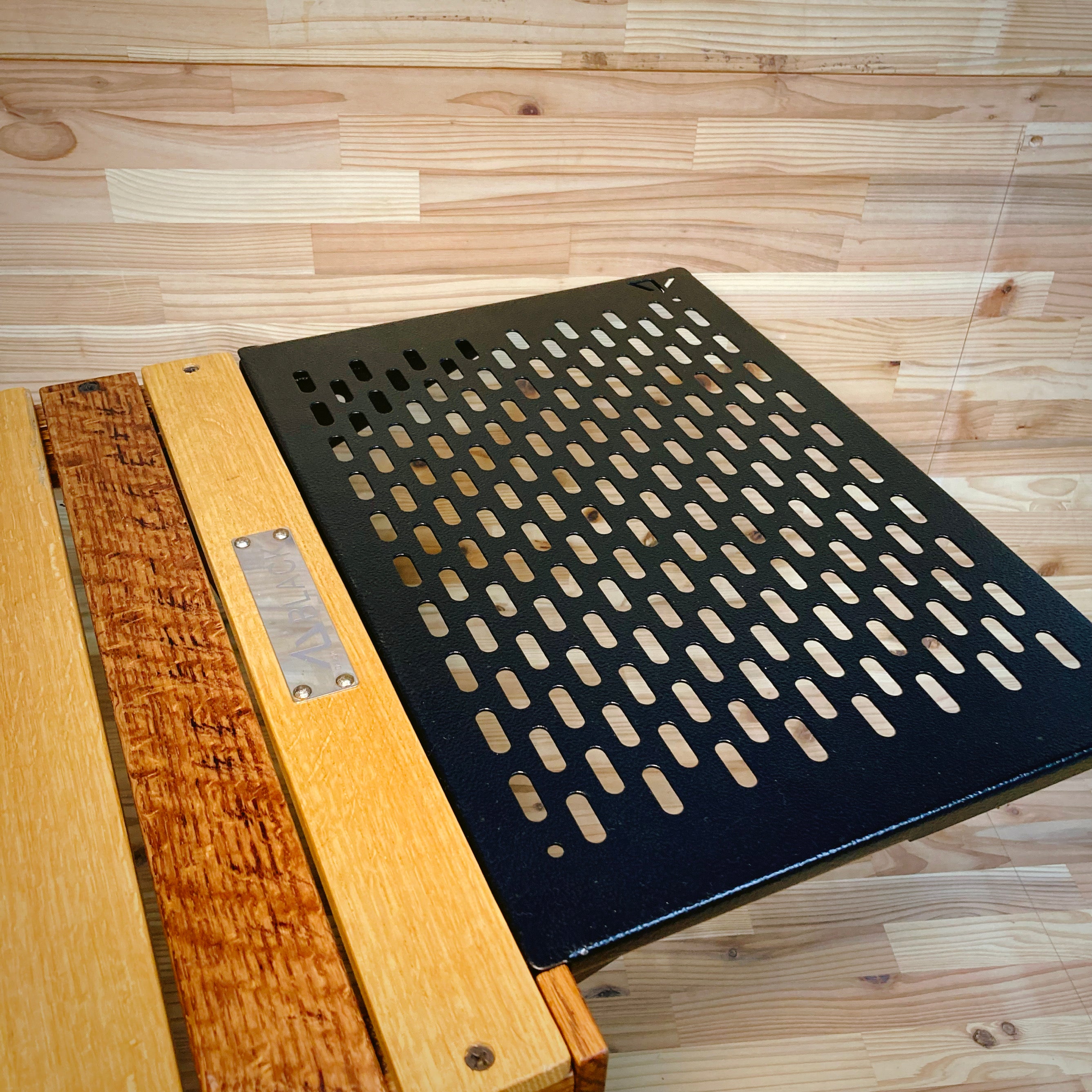 BLACK DESIGN アイアンプレート(ツリー)