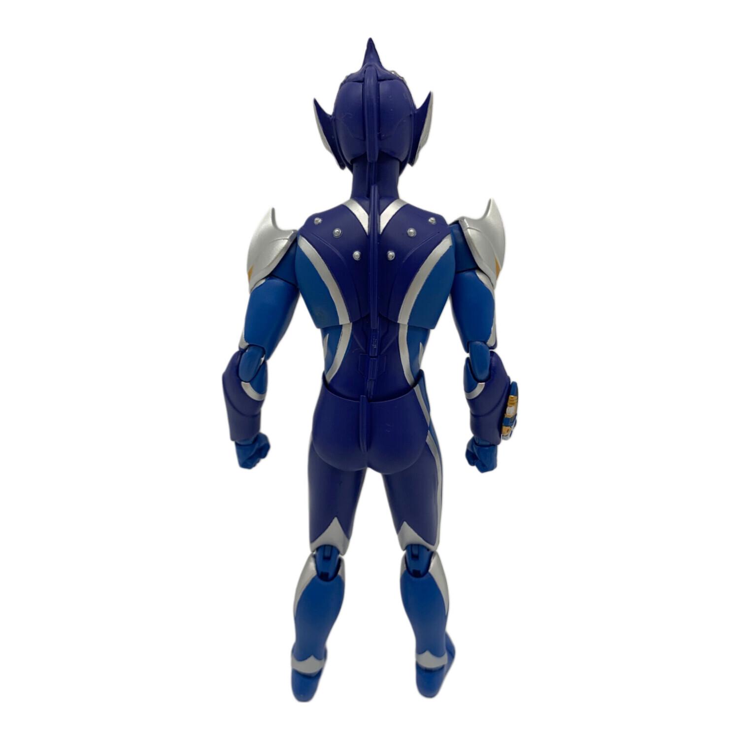 h0111/18 未開封 バンダイ ウルトラアクト ウルトラマンヒカリ ULTRA