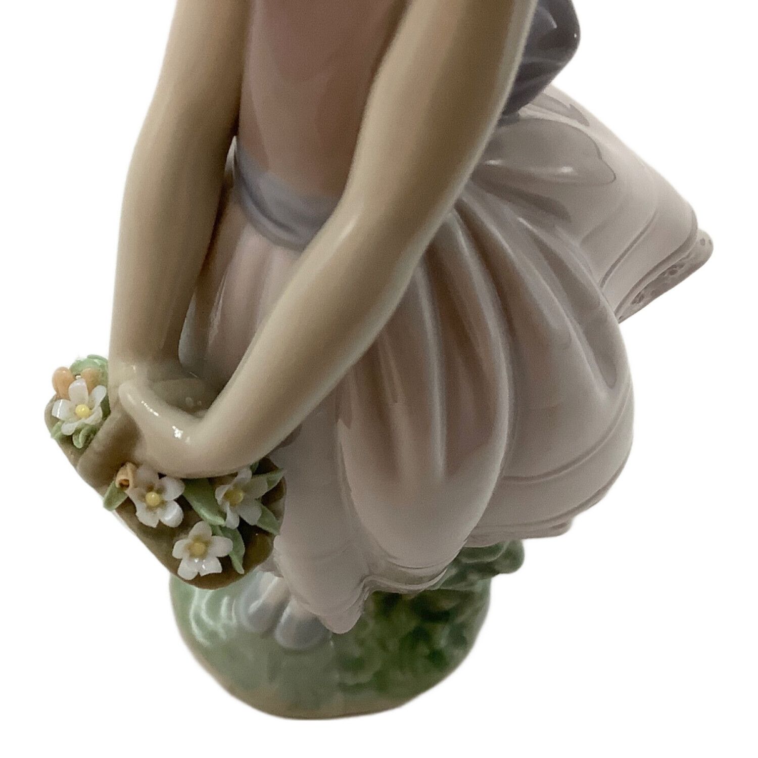 LLADRO (リヤドロ) フィギュリン ユートピア 花の小径｜トレファクONLINE