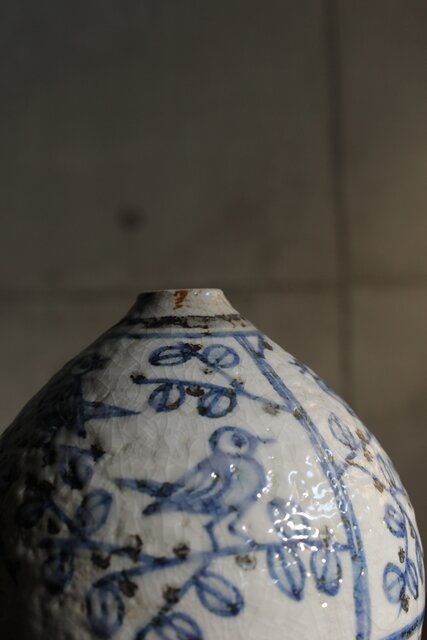 新開寛山 鳥と実 花瓶 P538｜骨董店 のびる 古美術 骨董 和風建具 蔵戸