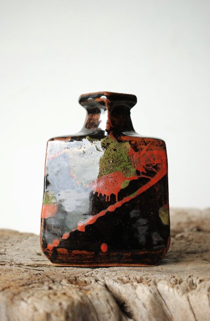 河井寛次郎 黒二色扁壺 河井敏孝識箱付 P472｜骨董店 のびる 古美術