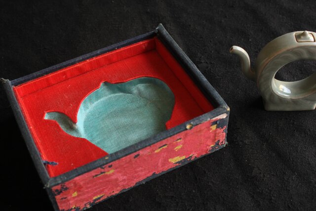 匋雅堂 陶雅堂 小森忍 青磁水滴 P586｜骨董店 のびる 古美術 骨董