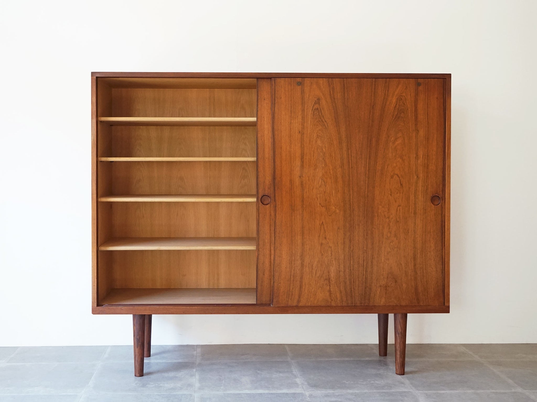 Hans J. Wegner（ハンスJ.ウェグナー) Ry28 ローズウッドの