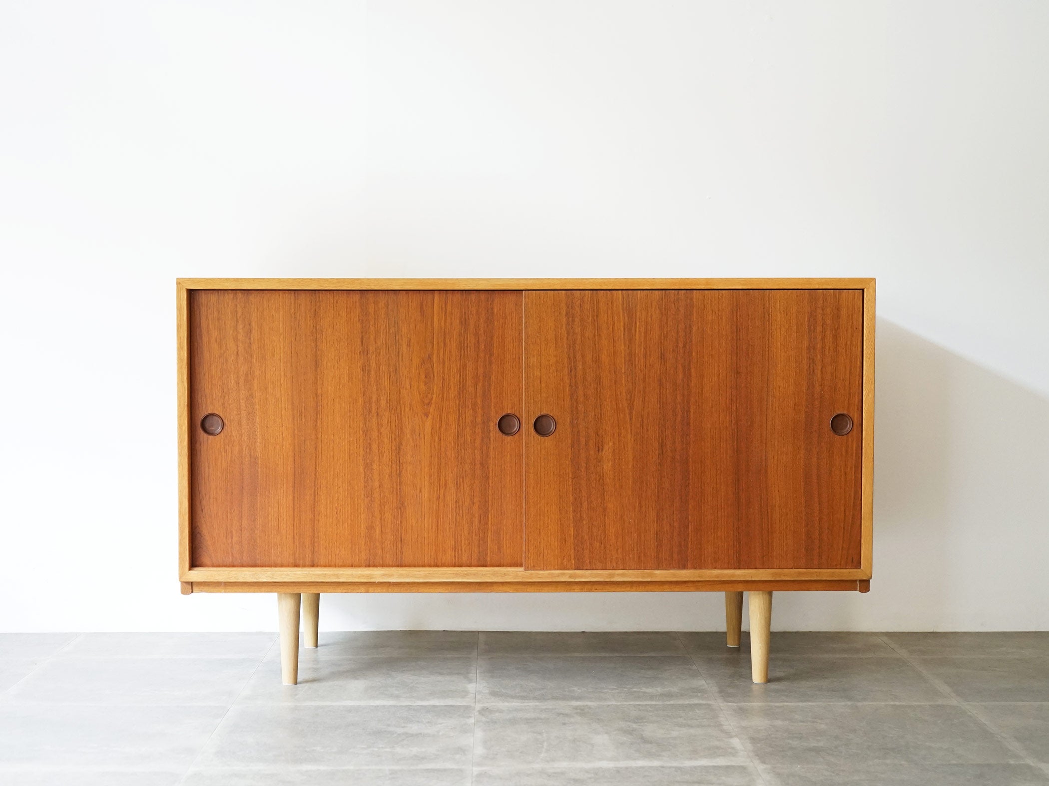 Børge Mogensen（ボーエ・モーエンセン）オークとチークのキャビネット