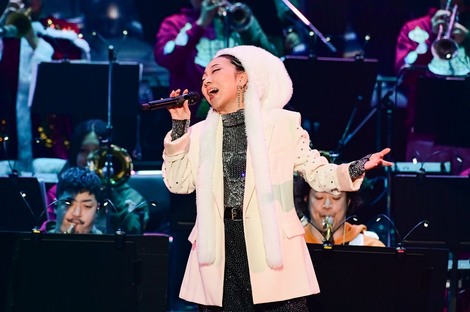 クリスマスの夜に MISIA から心踊る音楽の贈り物 総勢 22 名のビッグ