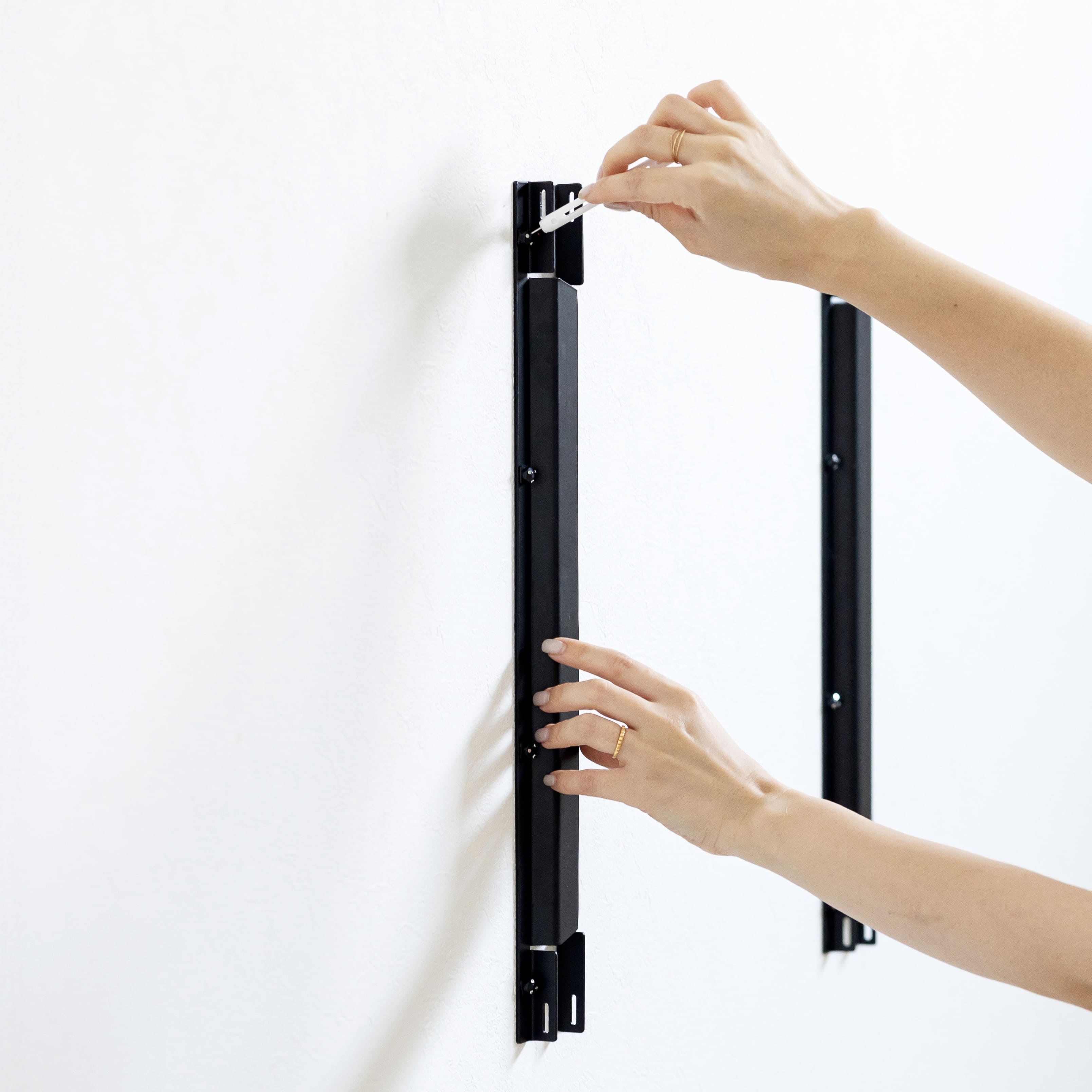 エイトリビング FLOAT 壁掛けテレビ金具 賃貸OK 配線モールなどセット