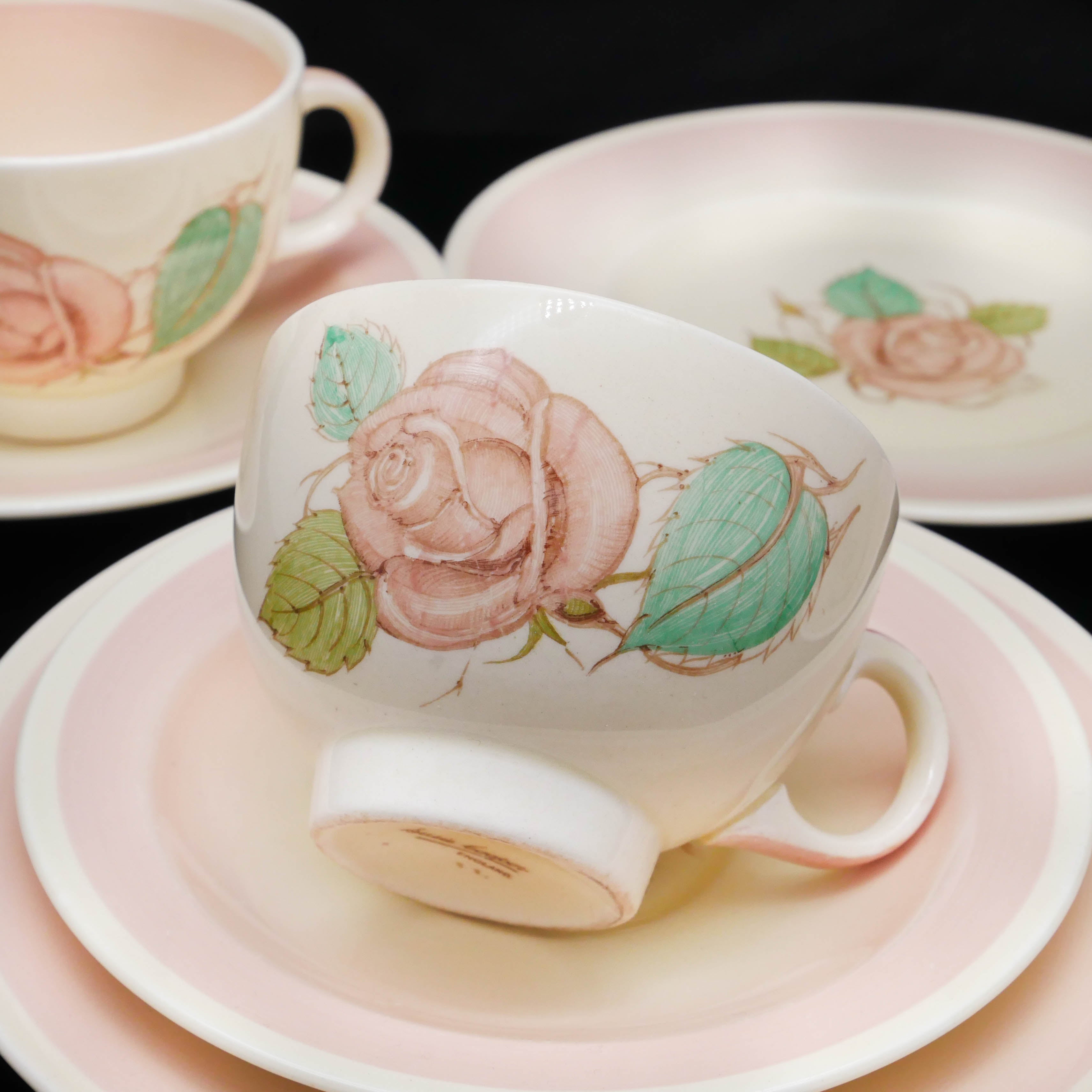 □ スージークーパー/ブルーのパトリシアローズ、スープカップ