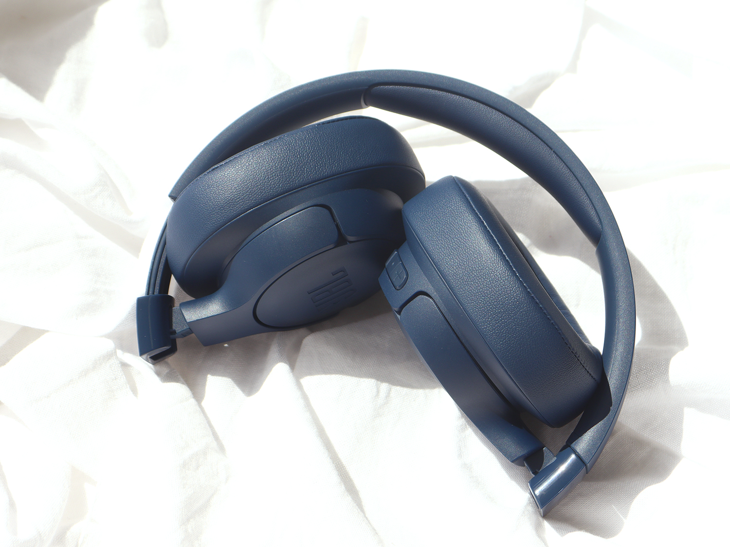 コスパ最強!? ワイヤレスヘッドホン「JBL TUNE 770NC(チューン770