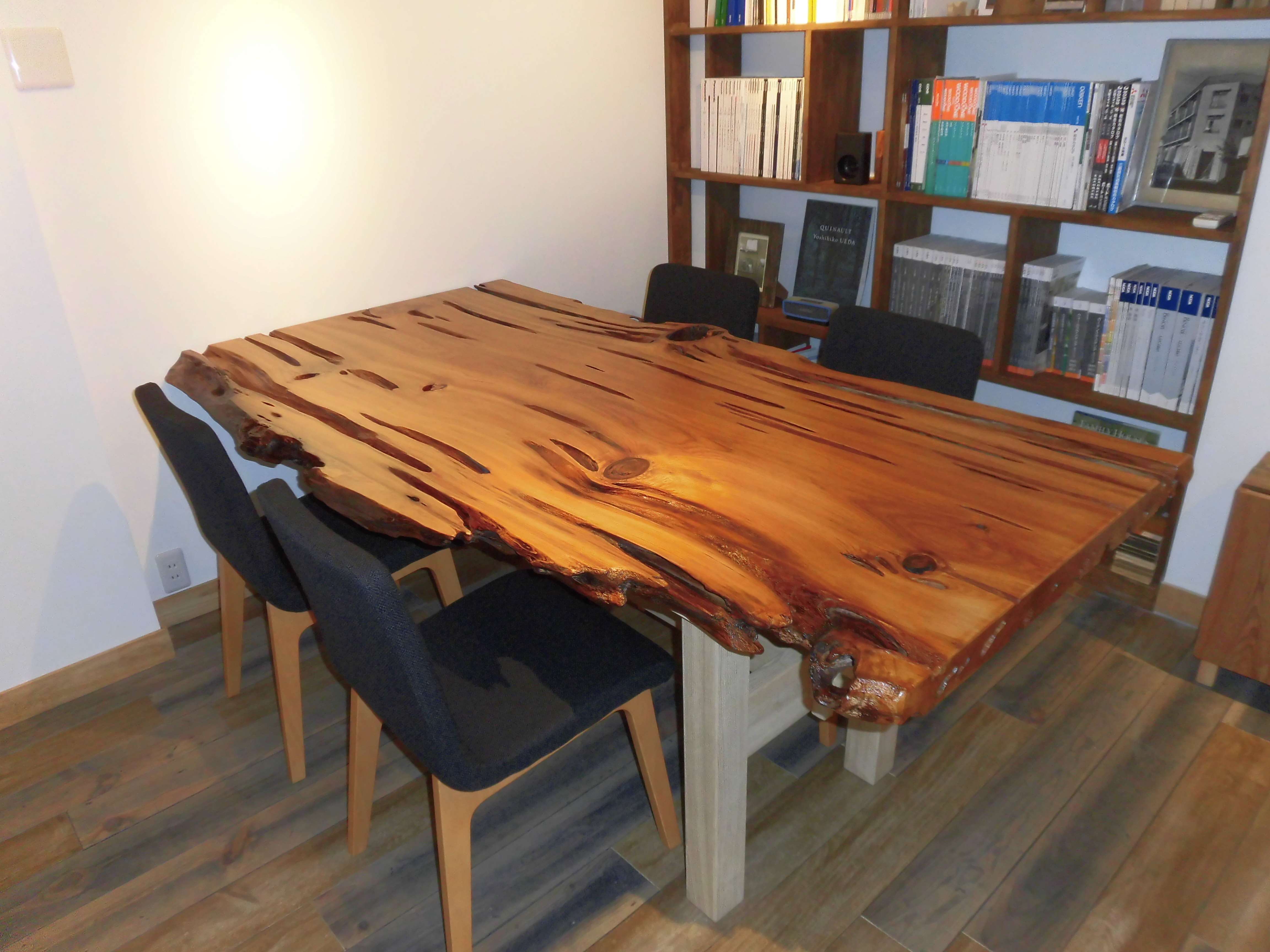 屋久杉テーブル（ウレタン塗装） - 東京都新宿区の株式会社遠藤材木店