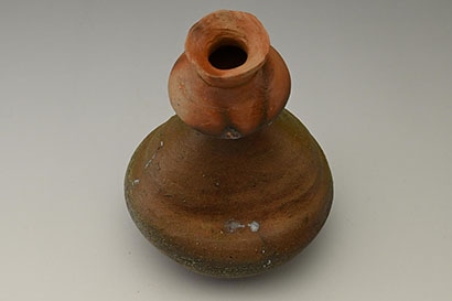 備前 末廣学さんの緋襷の徳利です。 備前 末廣学さんの緋襷の徳利です